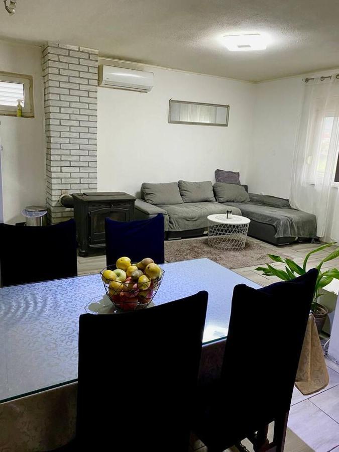 Dama Apartment Kastela Bagian luar foto