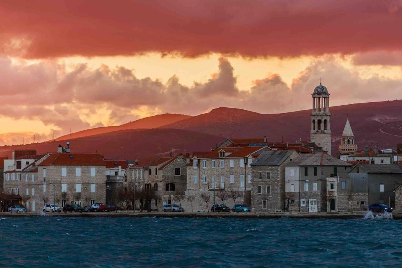 Dama Apartment Kastela Bagian luar foto